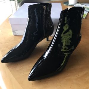Taryn Rose Nora black patent 8.5 boot